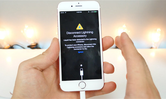 iPhone iOS 10 濡れたlighteningケーブル