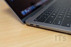 13インチ MacBook Pro USB-Cポート