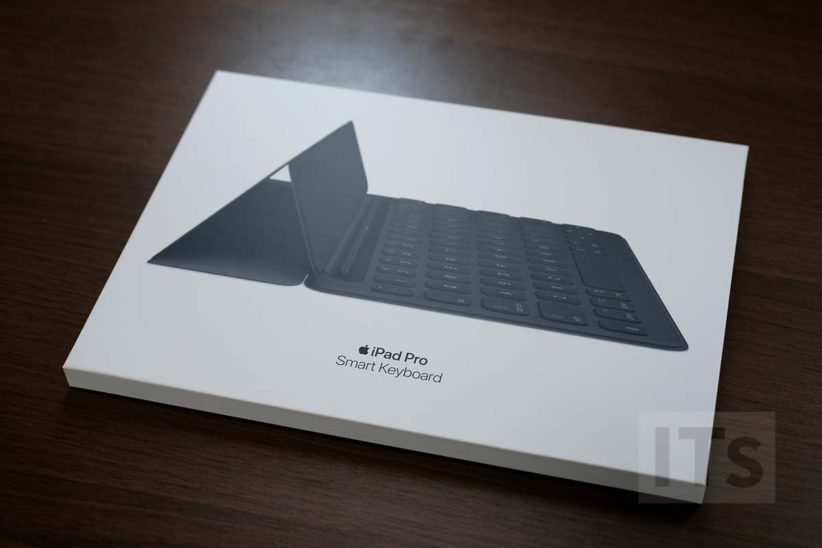 10.5インチ iPad Pro スマートキーボード パッケージ表