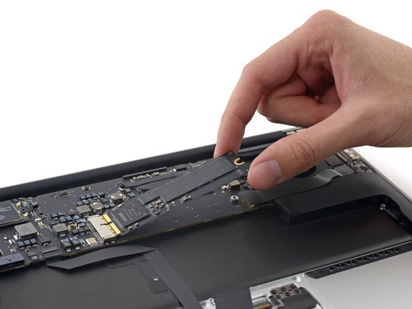 Macbookair 2015 SSDストレージ